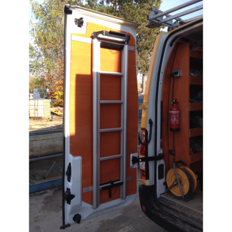 6-step telescopic ladder with storage